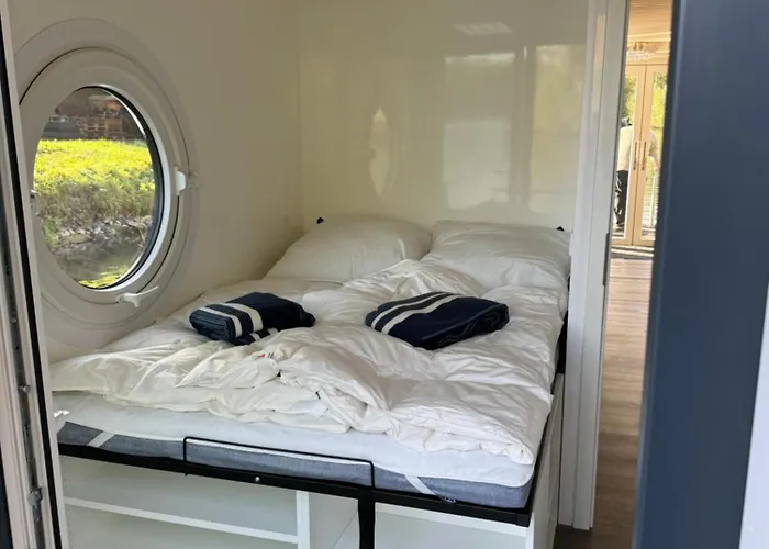 Botel Vindua Pape - Festlieger